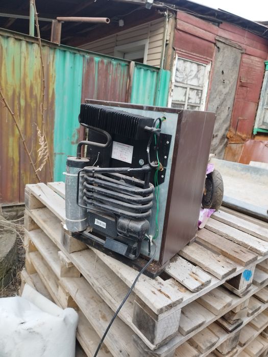 Продам холодильник. Бу холодильник