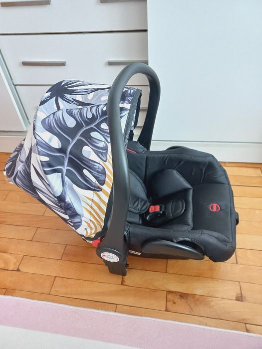 Стол за кола за новородено