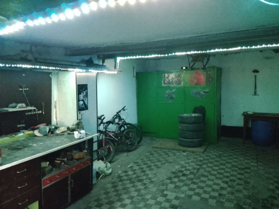 Гараж за 17 школой