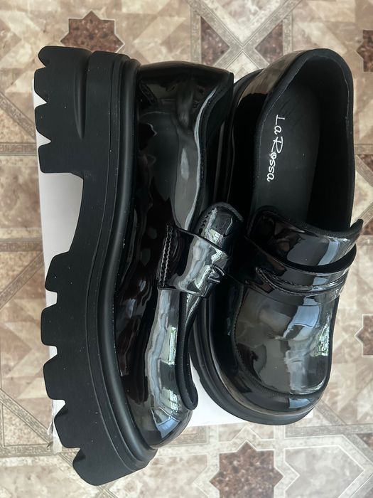 Продам новые лоферы.