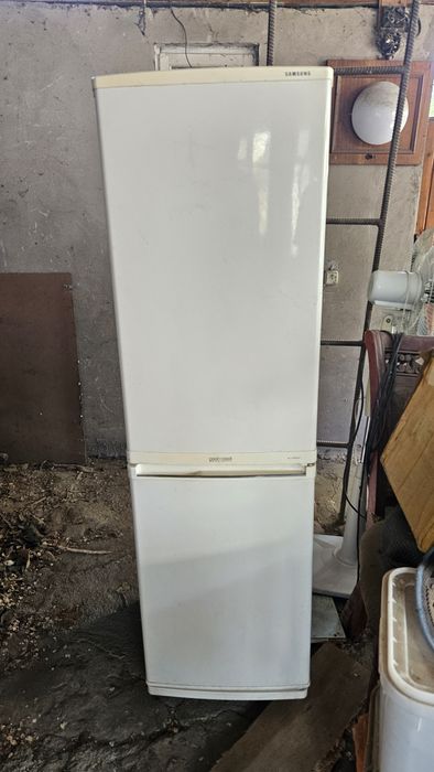 Холодильник Samsung