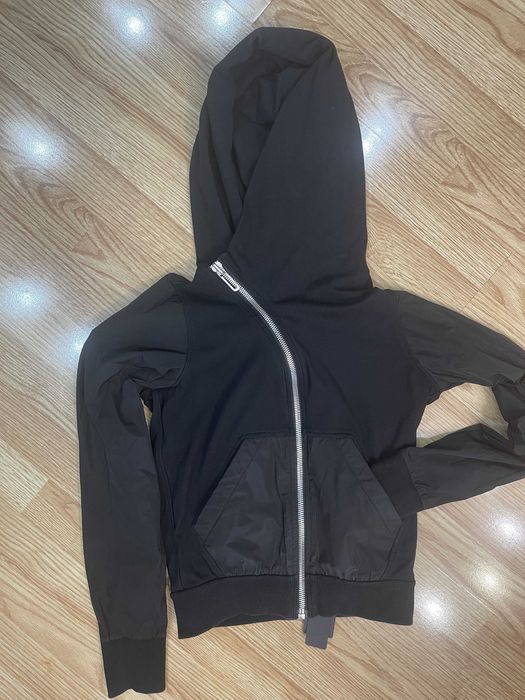 Суичър с диагонален цип MADE BY SOCIETY