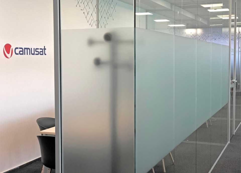 Folie de sablare imprimata cu designul sau logo-ul firmei dvs!