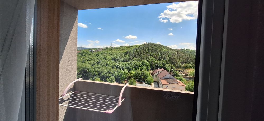 Închiriez apartament