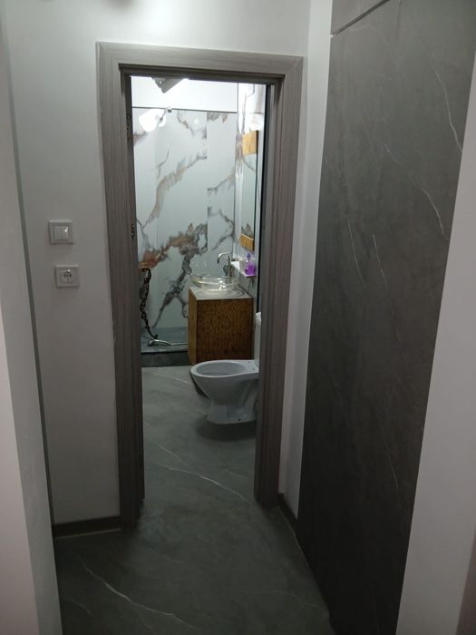 Inchiriez apartament