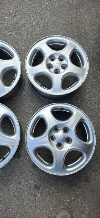 Легкосплавные оригинальные диски Subaru R15