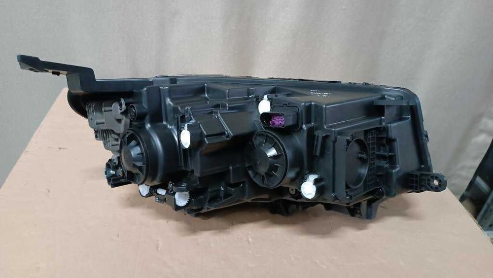 Фара галоген левая Geely  Emgrand с 2021 г