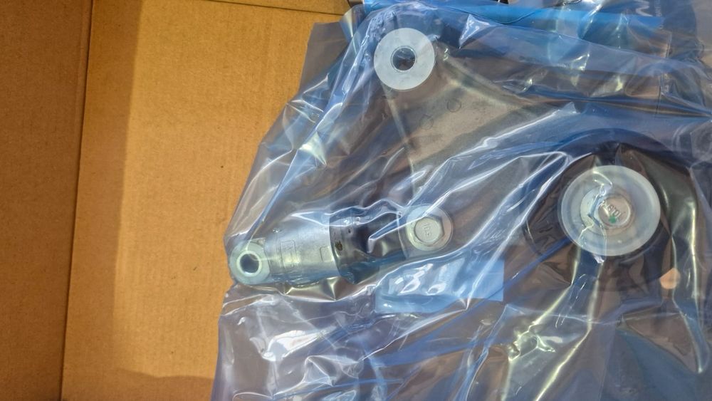 Ролик натяжитель