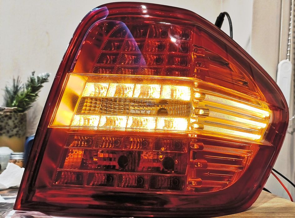 Стоп десен лед  Mercedes ML W164