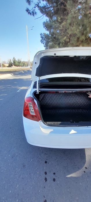 Ласетти 1.8 наварот