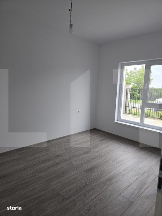 Casa tip duplex Mosnita Noua asfalt