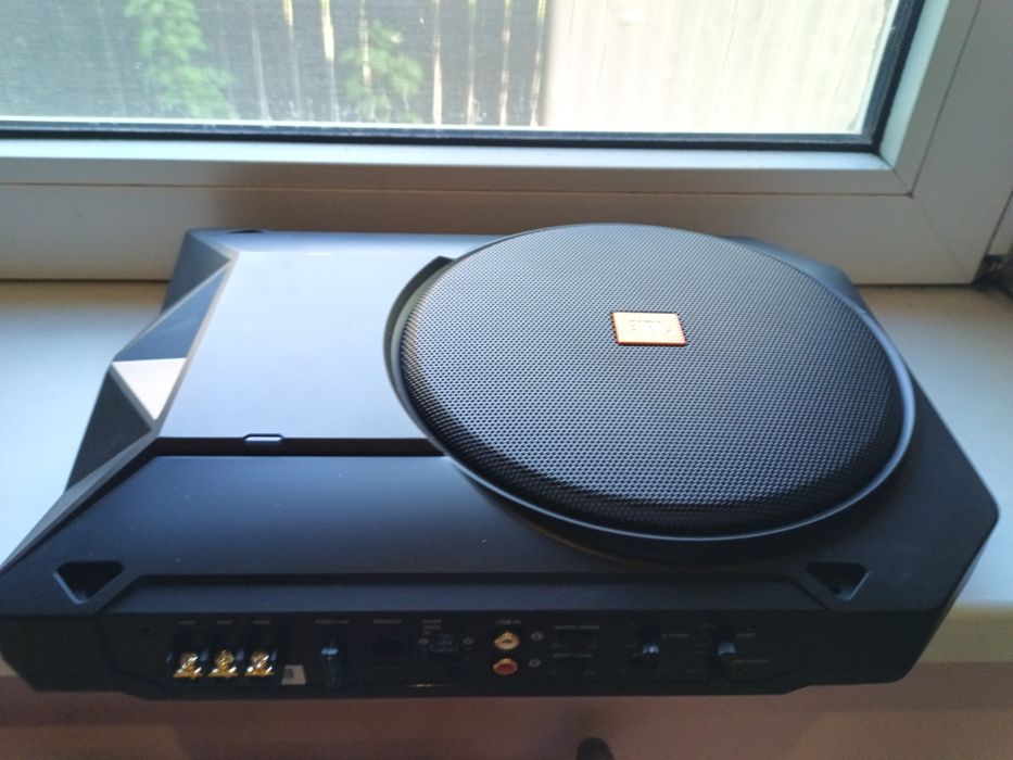 Subwoofer auto JBL basspro SL 2