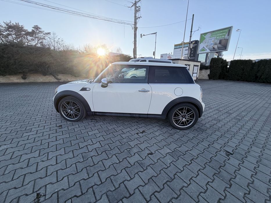 Mini  One 1.6 diesel,panoramic, incalzire scaune,start/stop 109 cai!