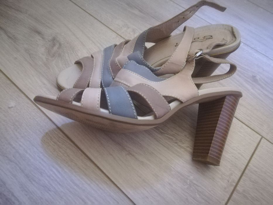 Продам обувь 39 размера