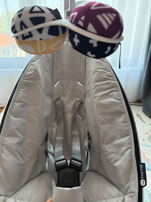 Електрическа бебешка люлка mamaRoo 5.0, сива