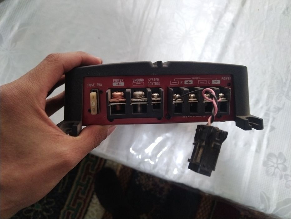 Usilitel pioneer 500w