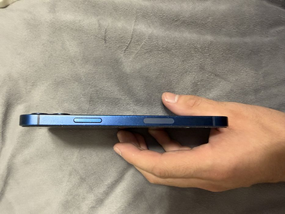 Iphone 12 256GB в хорошем состоянии