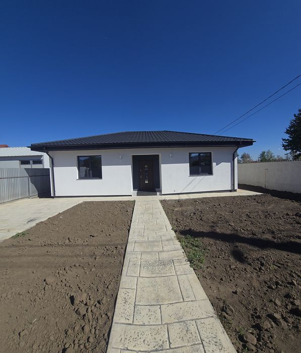 Casa de închiriat Dumbrava Rosie