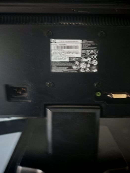 Sistem Complet HP ProDesk 600 G1 SFF + Monitor HP 20" - Ideal Birou/Școală