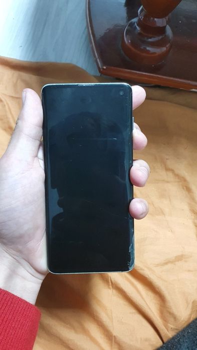 Samsung 10s  xotira 128