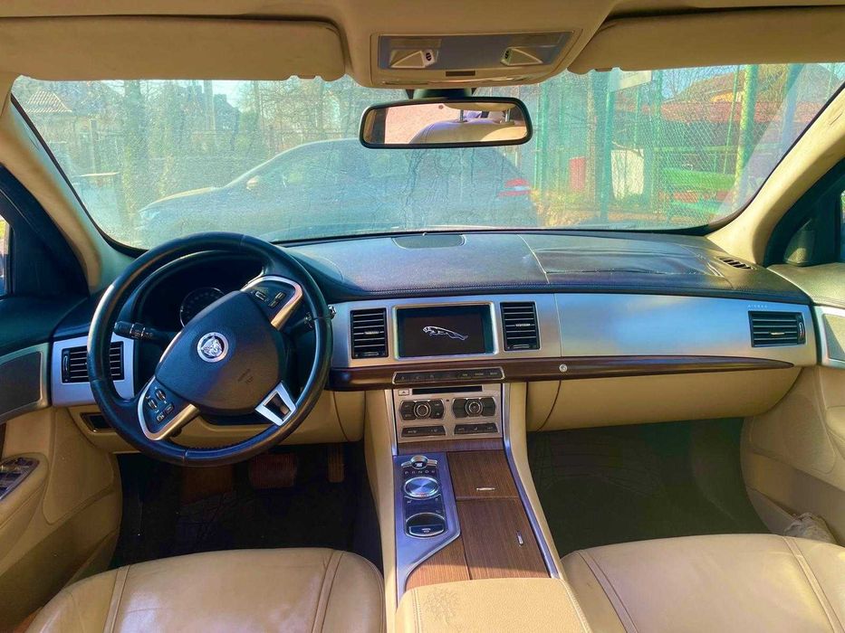 Vand urgent JAGUAR XF , an  2012