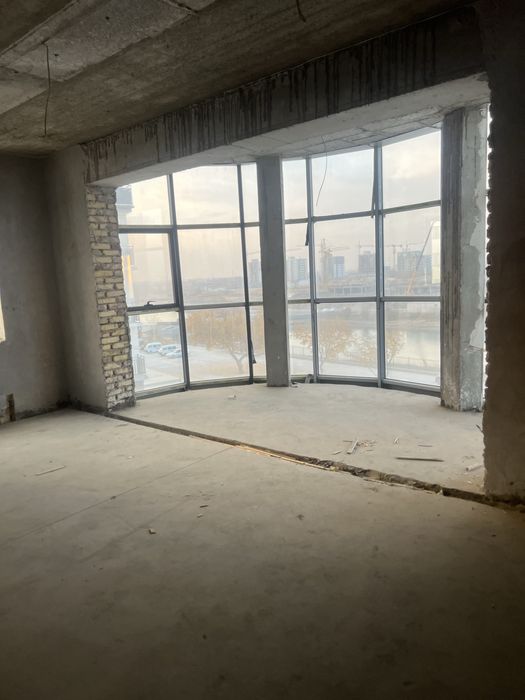 Urganch shahrida 107 m2  kvartira sotiladi