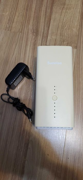 Huawei B618 este un router wireless 4G+ LTE CAT11 liber de retea