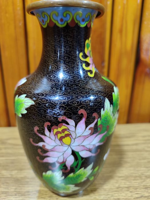 Антикварная  вазочка