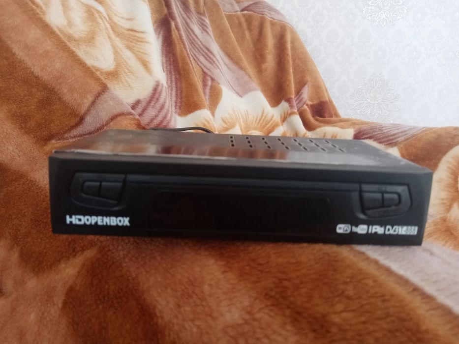 Продам , видеомагнитафон Daewoo, тв тюнер , монитор LG17 итак далее