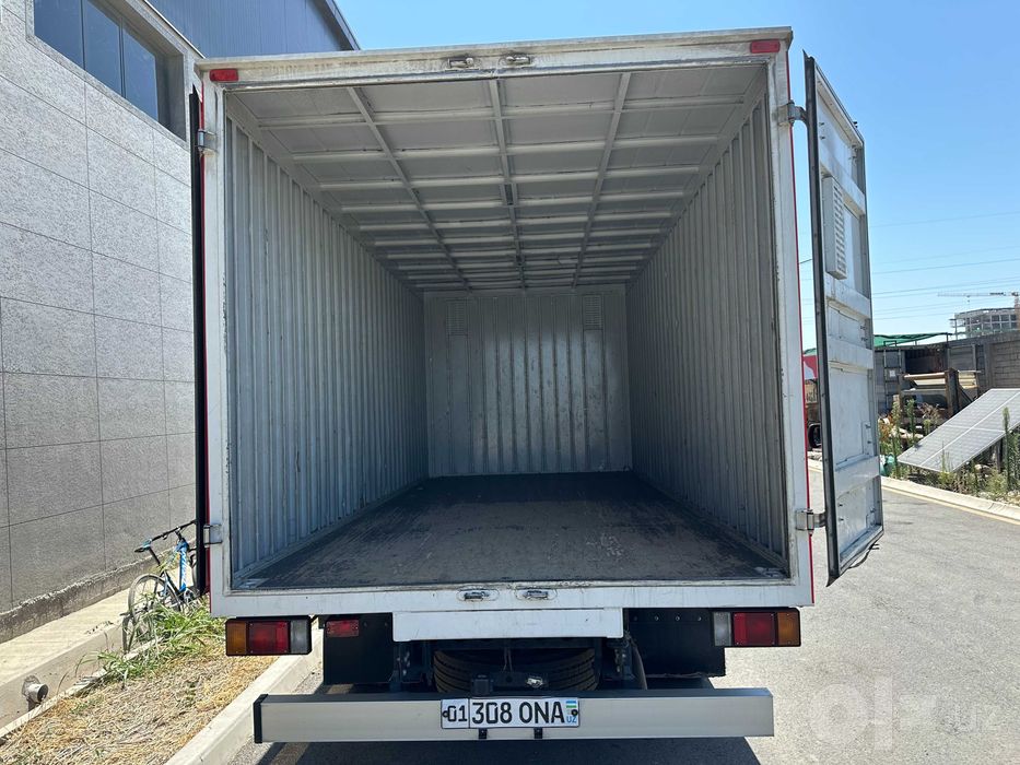 Isuzu 2025 yil       .