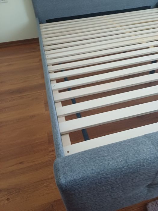 Vând pat de 2 persoane