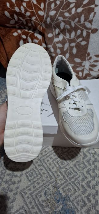 Кроссовки мужские белые 44 размер