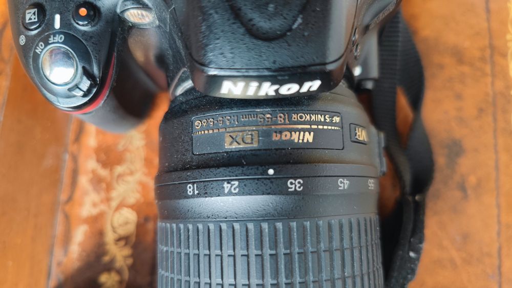 Aparat foto DSLR Nikon D5100+ obiectiv Nikkor 18-55 + cadou.