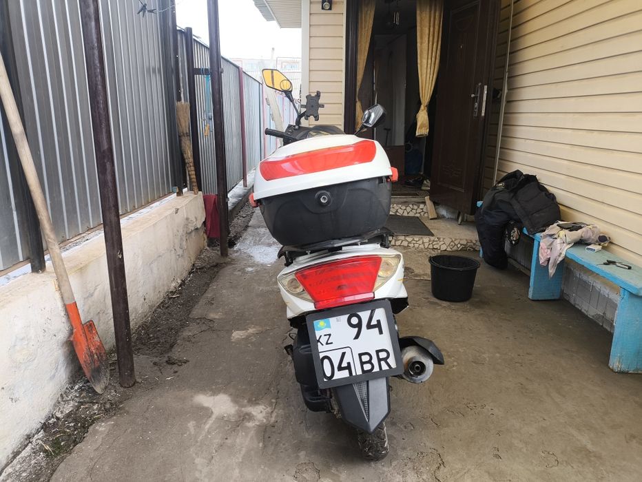 Продам мопед Sonlink M8.