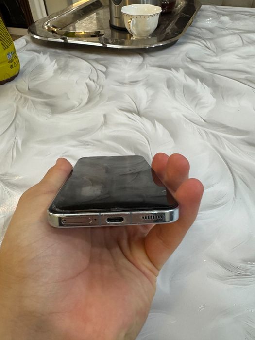 Xiaomi 13 12/256gb