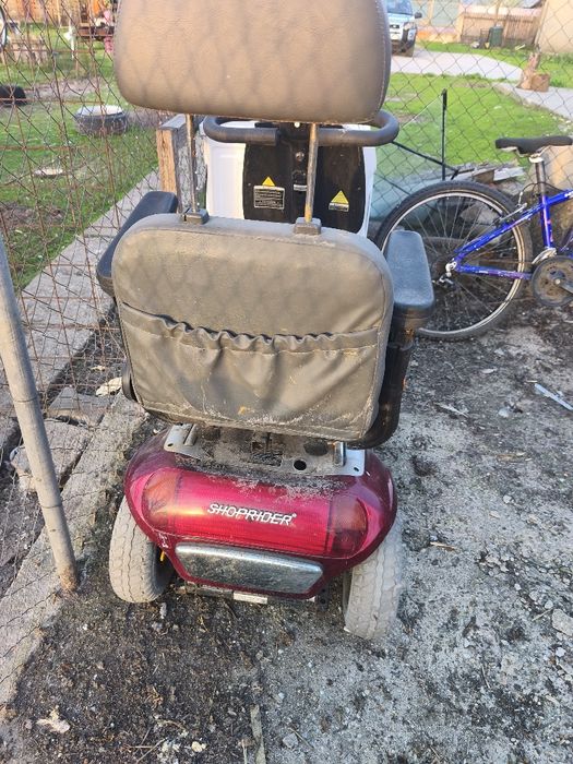 Scuter bătrâni electric