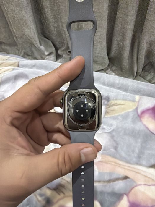 Apple watch 46/10 Natural Titanium , milanse