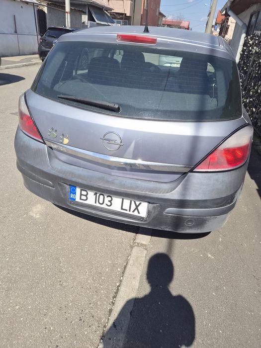 Vând Opel astra  , mașina in stare buna din anul  2007