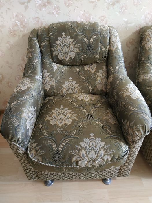 Продам кресла 2 штуки