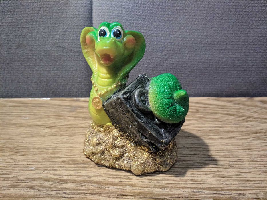 Продам копилку сувенир Змея (год змеи)