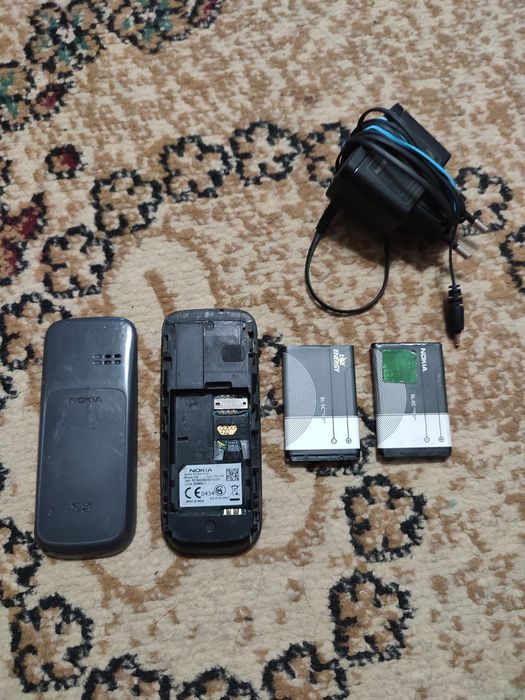Телефон Nokia 100