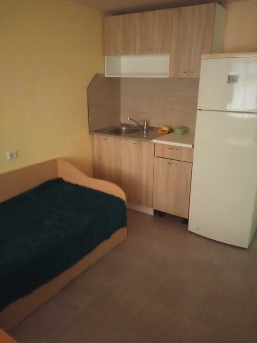 Дава се под наем Едностаен апартамент в Шумен, Център - 25 кв.м за 153 € - Снимка #1