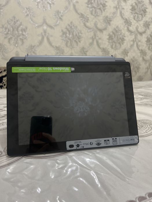Продаётся Acer One 10 в идеальном состоянии ещё договоримся