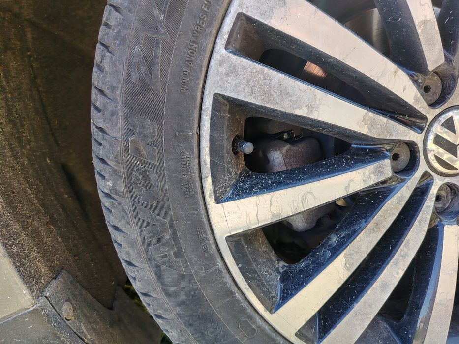 Джанти с гуми  235/45/17 за VW 5х112