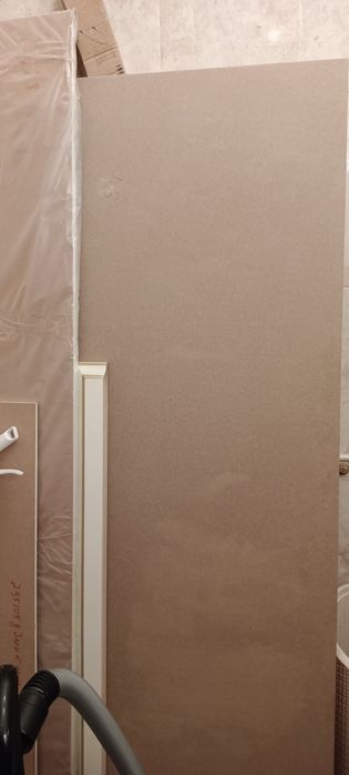 Продам дверь 10000 тенге