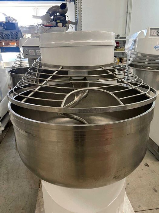 Malaxor profesional aluat, cuva fixa