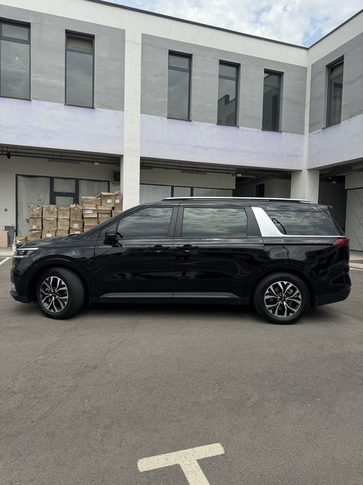 Kia carnival 2023,24