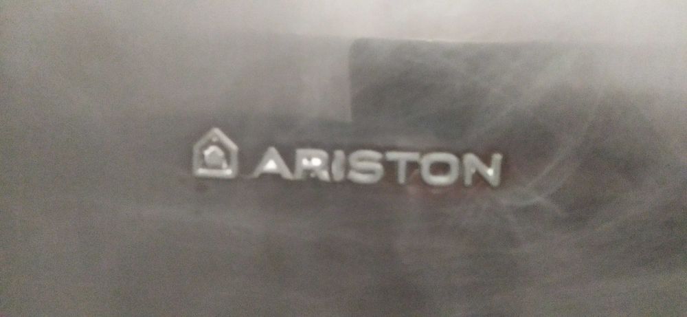 Голям хладилник Аристон, работи