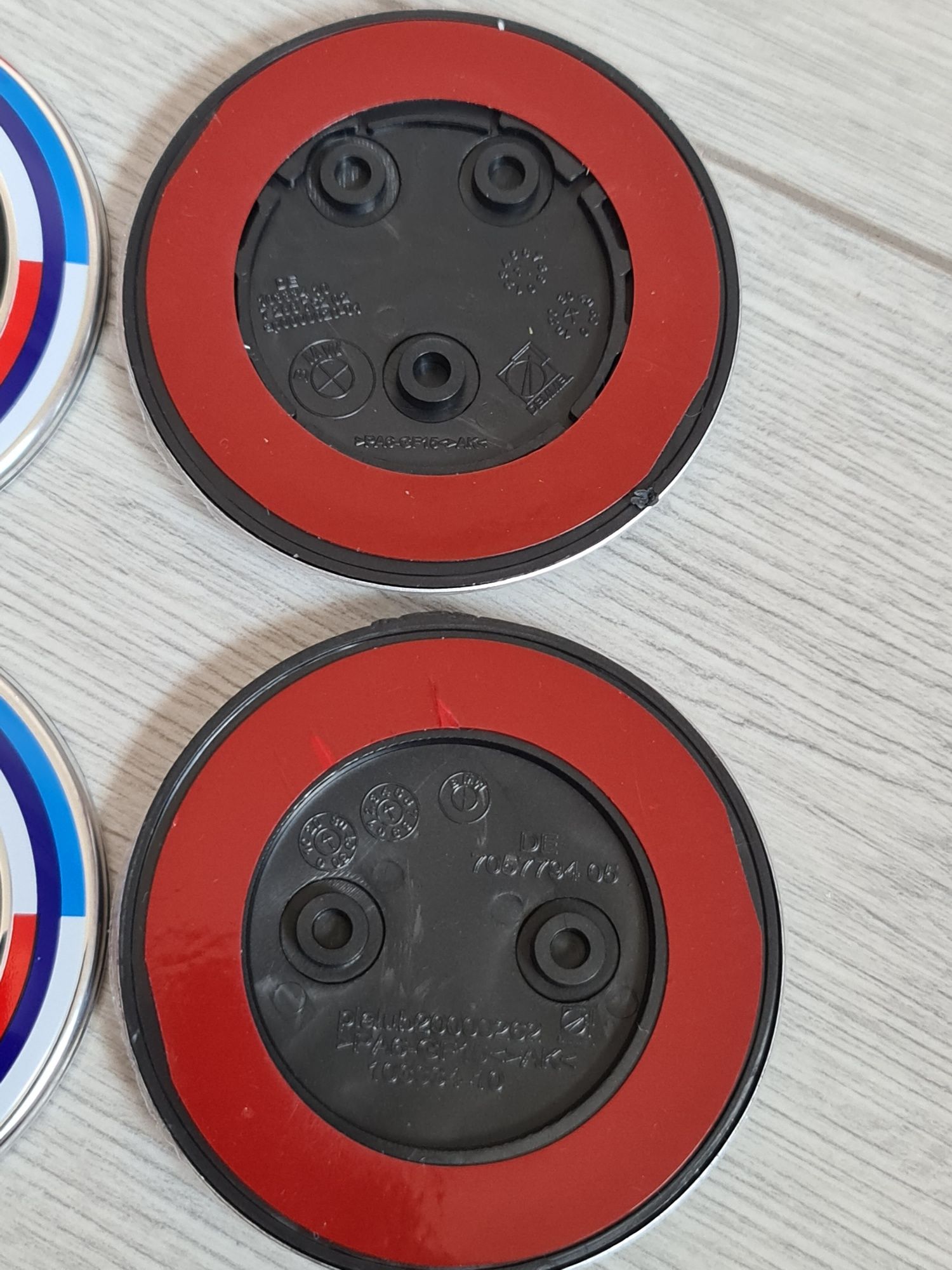 EMBLEMI M PER ALETTE CON LOGO BMW M NERO SUI LATI di seconda mano per 26  EUR su Alzuza su WALLAPOP