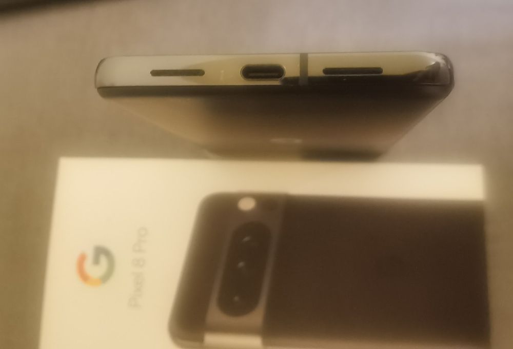 Google Pixel 8 Pro 
Memorie: 256GB
Ram: 12GB
Liber de rețea
Culoare: O